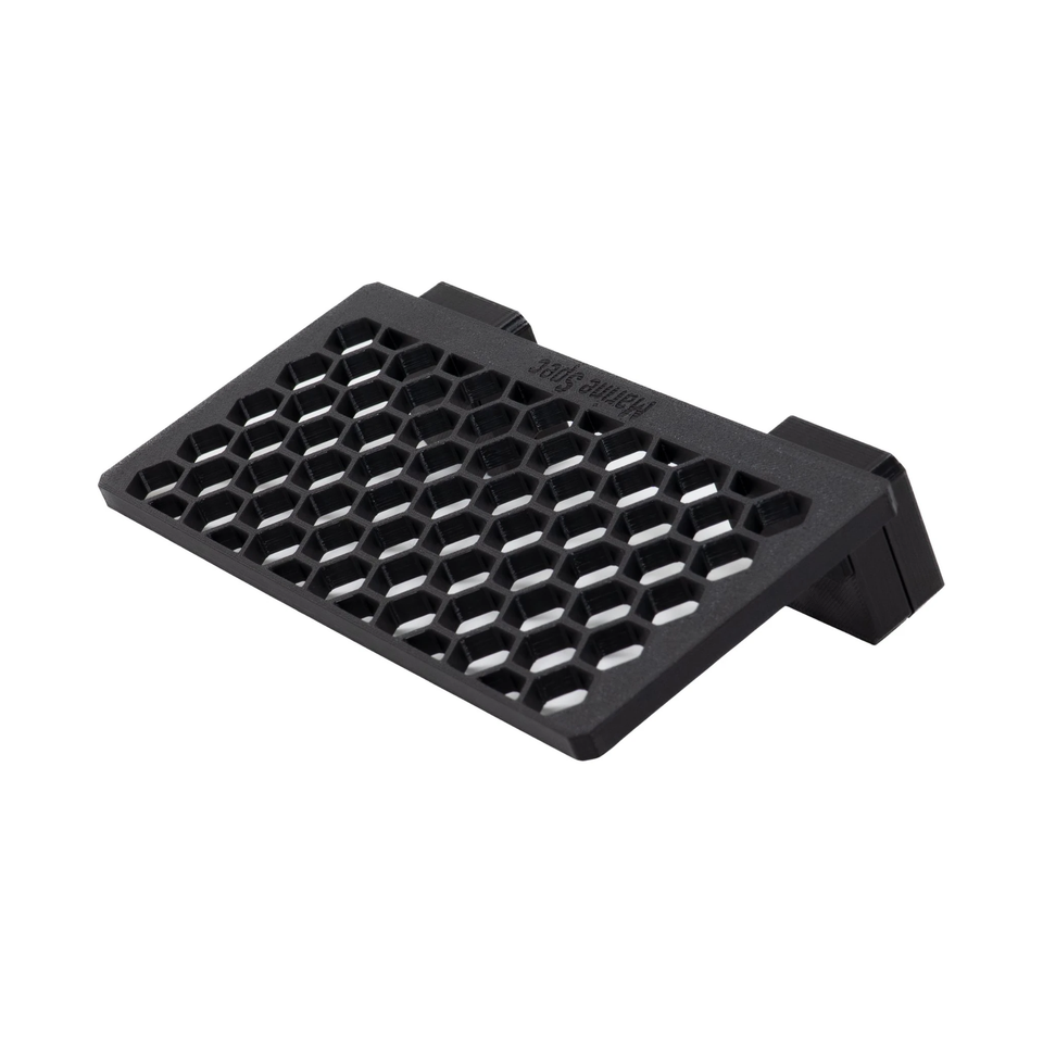 Standard magnetic frag rack in Midnight Black with its magnet block at the side